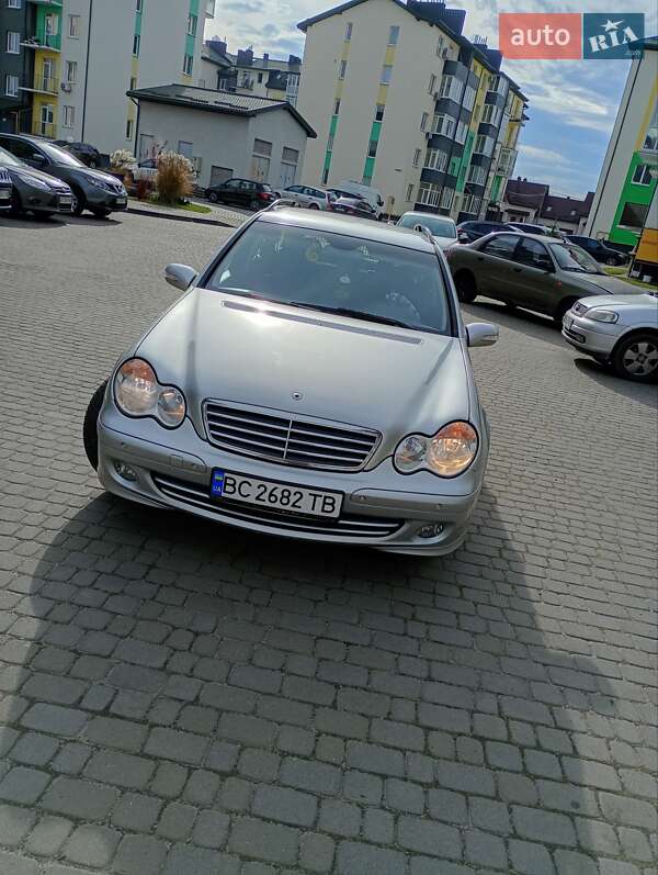 Универсал Mercedes-Benz C-Class 2004 в Львове