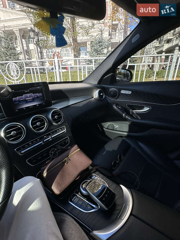 Седан Mercedes-Benz C-Class 2017 в Вишневом