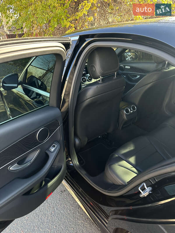 Седан Mercedes-Benz C-Class 2017 в Вишневом