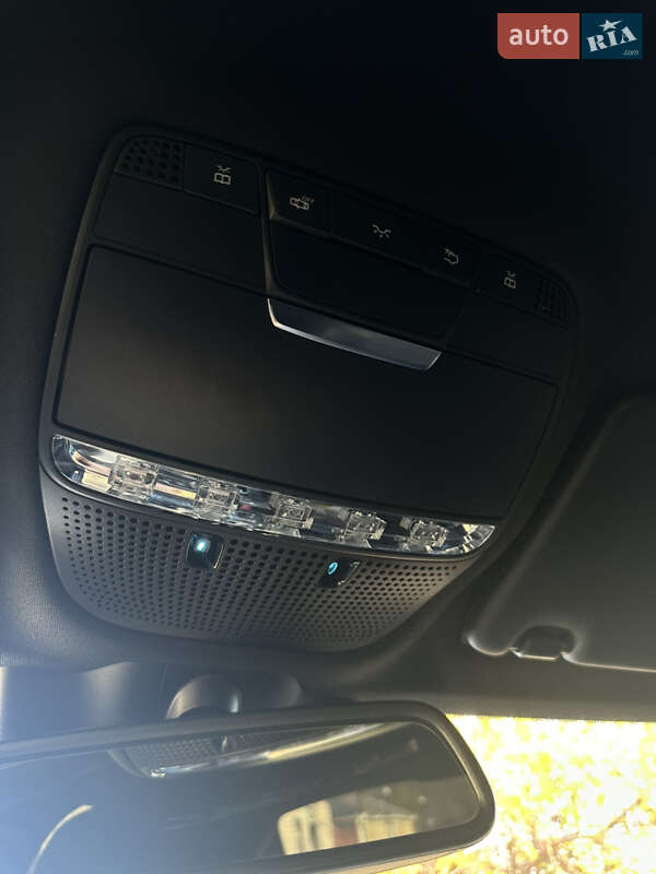 Седан Mercedes-Benz C-Class 2017 в Вишневом