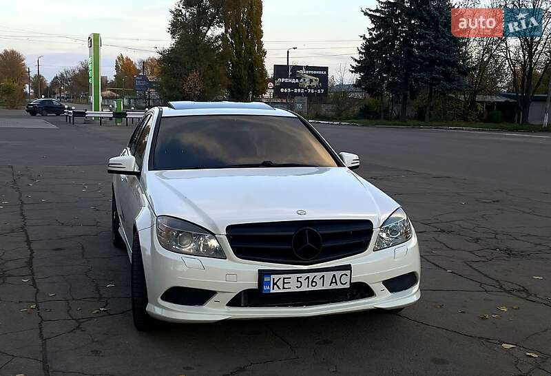 Mercedes-Benz C-Class 2011 Mercedes-Benz C-Class 2011