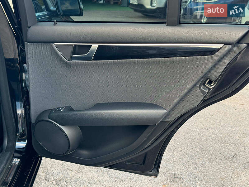 Универсал Mercedes-Benz C-Class 2012 в Одессе фото 17 Универсал Mercedes-Benz C-Class 2012 в Одессе