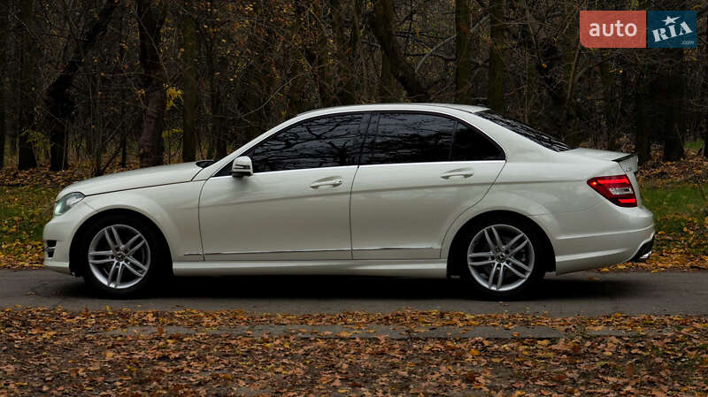 Седан Mercedes-Benz C-Class 2011 в Запорожье