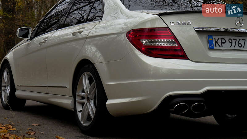 Седан Mercedes-Benz C-Class 2011 в Запорожье