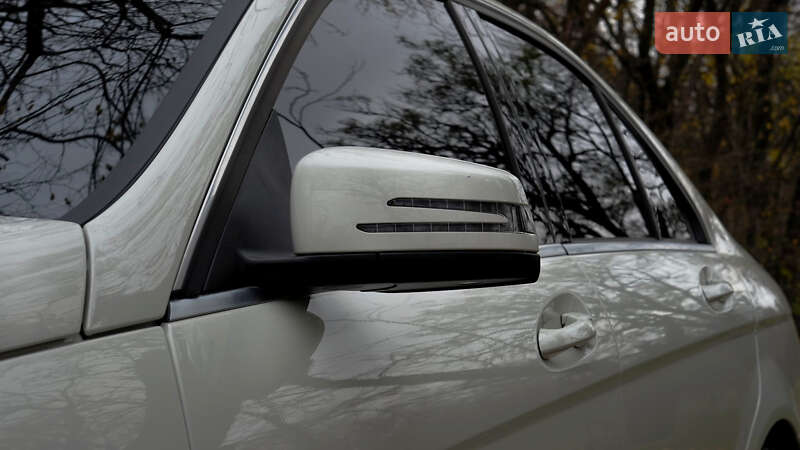 Седан Mercedes-Benz C-Class 2011 в Запорожье