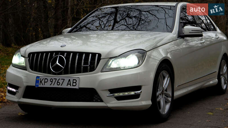 Седан Mercedes-Benz C-Class 2011 в Запорожье