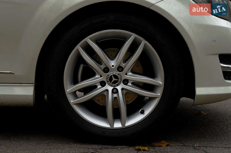Седан Mercedes-Benz C-Class 2011 в Запорожье