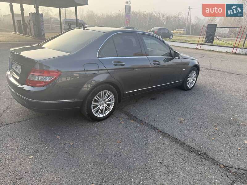 Седан Mercedes-Benz C-Class 2009 в Сокирнице фото 3 Седан Mercedes-Benz C-Class 2009 в Сокирнице
