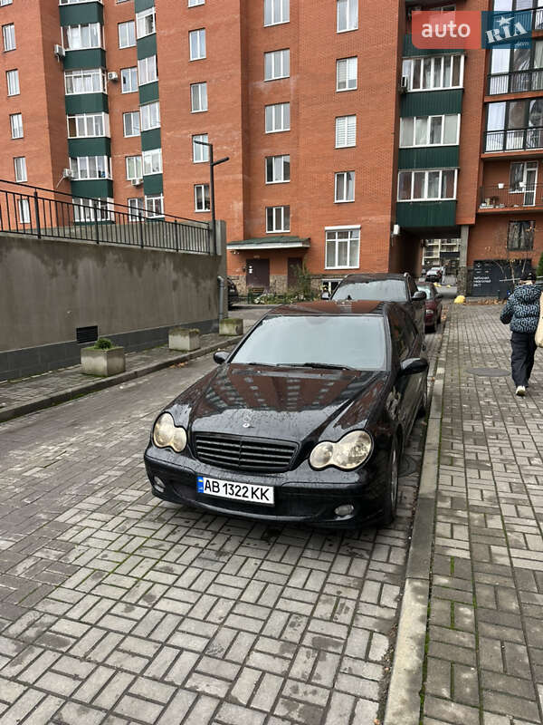 Mercedes-Benz C-Class 2004