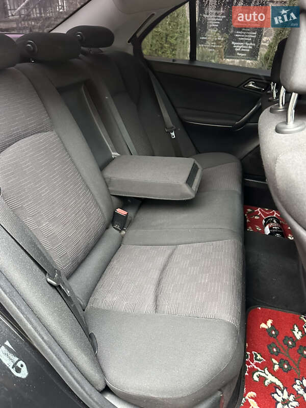 Седан Mercedes-Benz C-Class 2004 в Вінниці