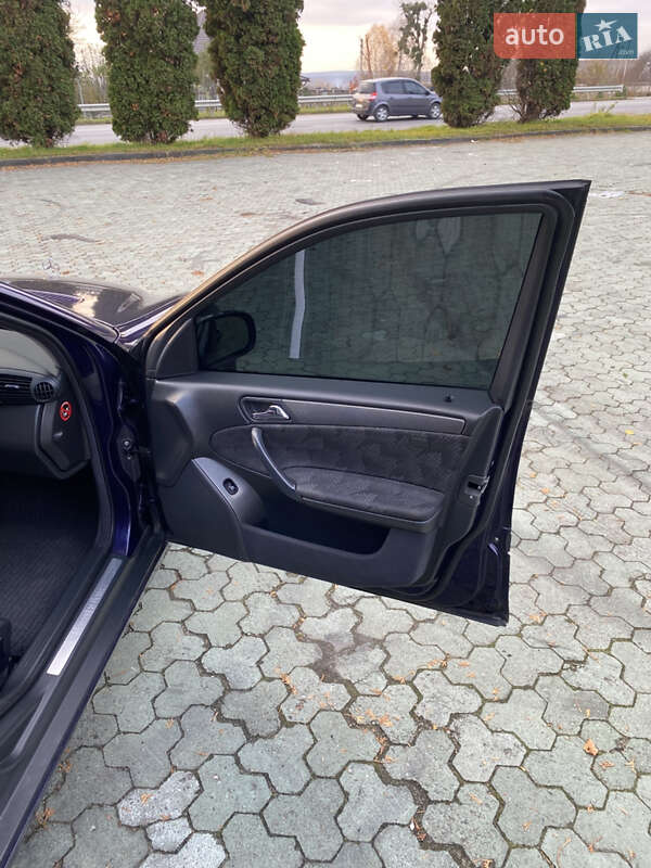 Седан Mercedes-Benz C-Class 2001 в Дубно фото 11 Седан Mercedes-Benz C-Class 2001 в Дубно