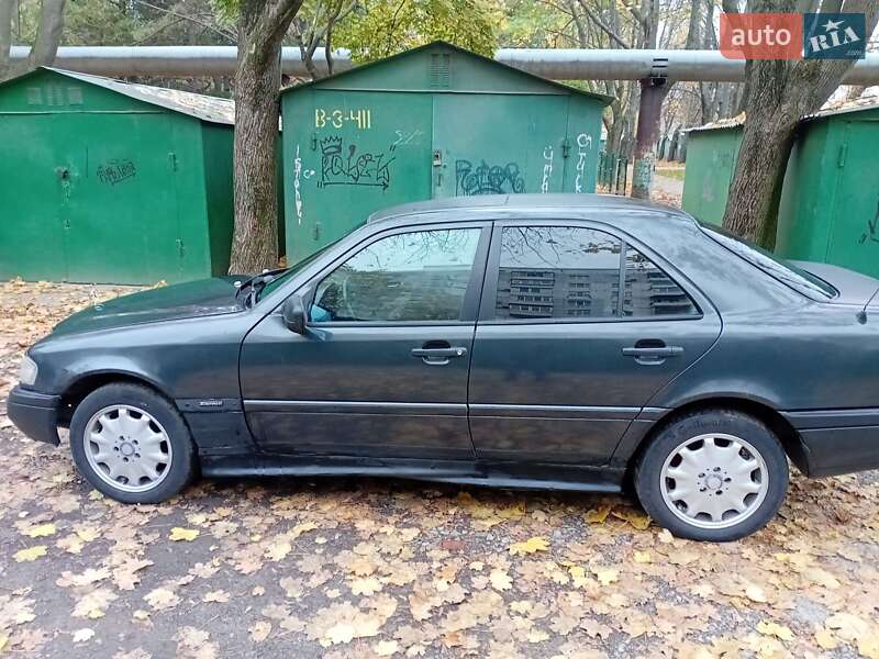 Седан Mercedes-Benz C-Class 1993 в Одессе