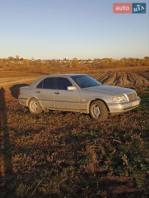 Седан Mercedes-Benz C-Class 1994 в Волочиске