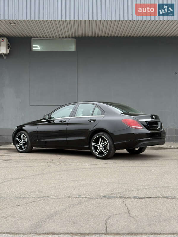 Седан Mercedes-Benz C-Class 2018 в Львові