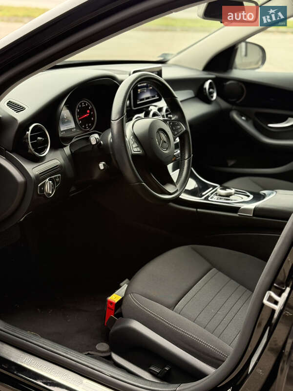 Седан Mercedes-Benz C-Class 2018 в Львові