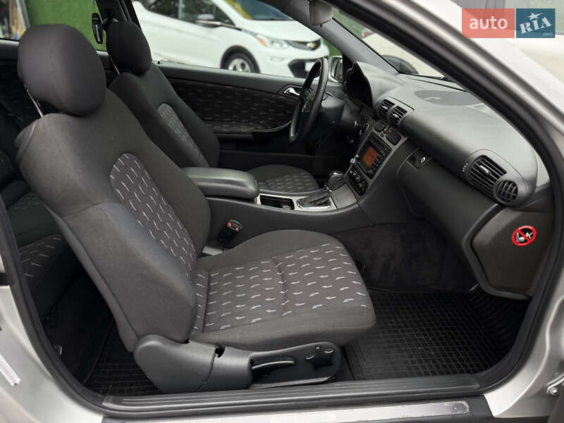 Купе Mercedes-Benz C-Class 2004 в Одесі фото 41 Купе Mercedes-Benz C-Class 2004 в Одесі