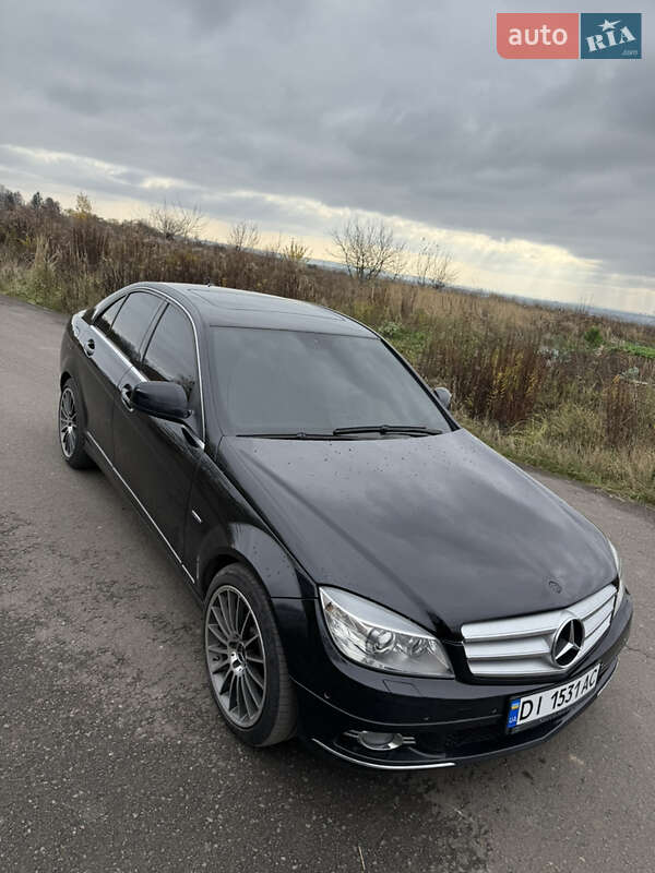 Седан Mercedes-Benz C-Class 2007 в Ровно