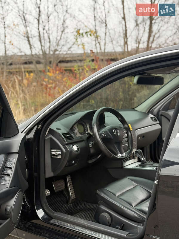 Седан Mercedes-Benz C-Class 2007 в Ровно