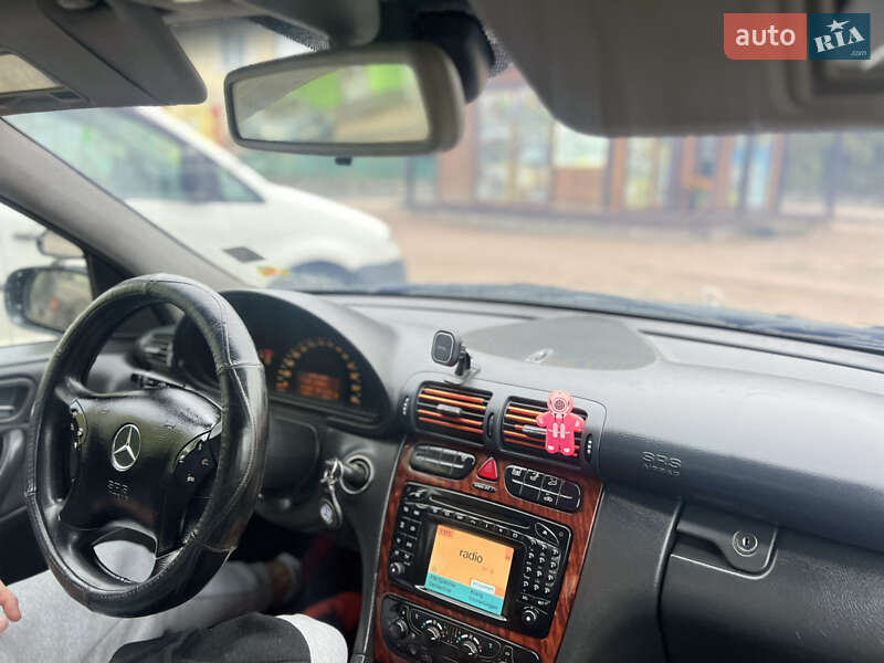 Седан Mercedes-Benz C-Class 2001 в Косові фото 21 Седан Mercedes-Benz C-Class 2001 в Косові