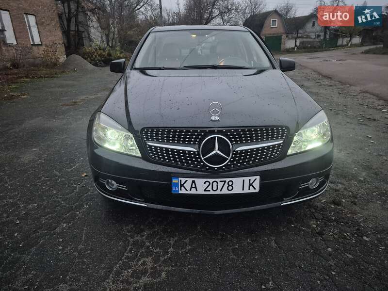 Седан Mercedes-Benz C-Class 2010 в Бердичеві