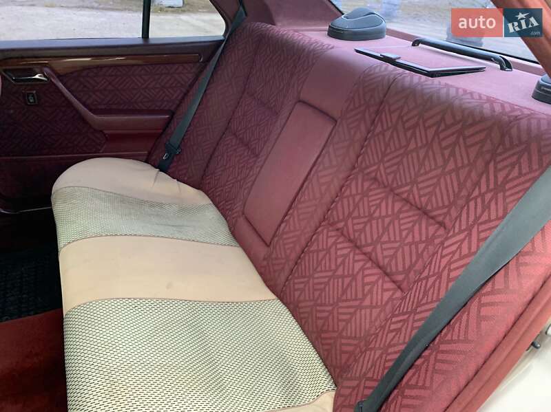 Седан Mercedes-Benz C-Class 1993 в Каменке-Бугской