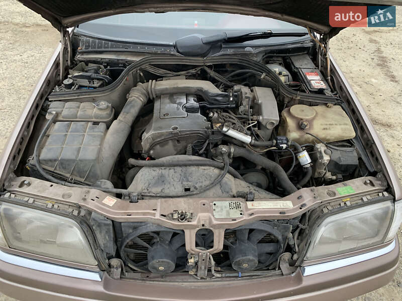 Седан Mercedes-Benz C-Class 1993 в Каменке-Бугской