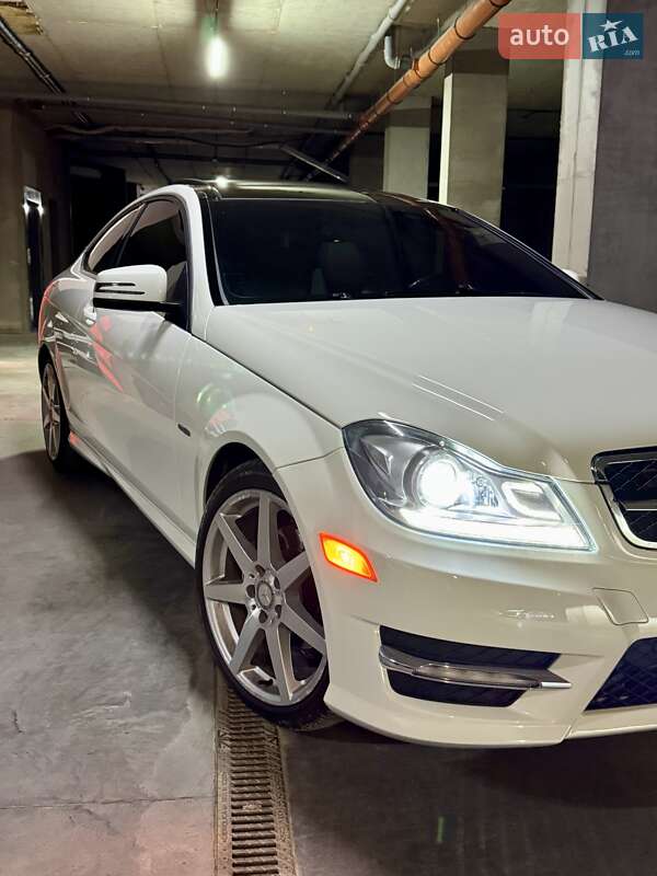 Седан Mercedes-Benz C-Class 2012 в Киеве фото 36 Седан Mercedes-Benz C-Class 2012 в Киеве