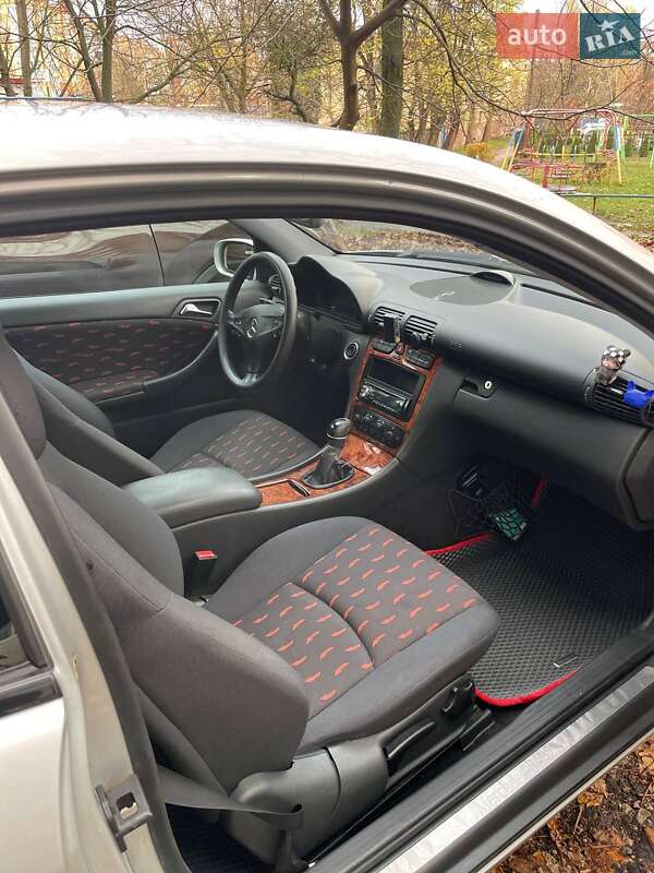 Купе Mercedes-Benz C-Class 2003 в Тернополі