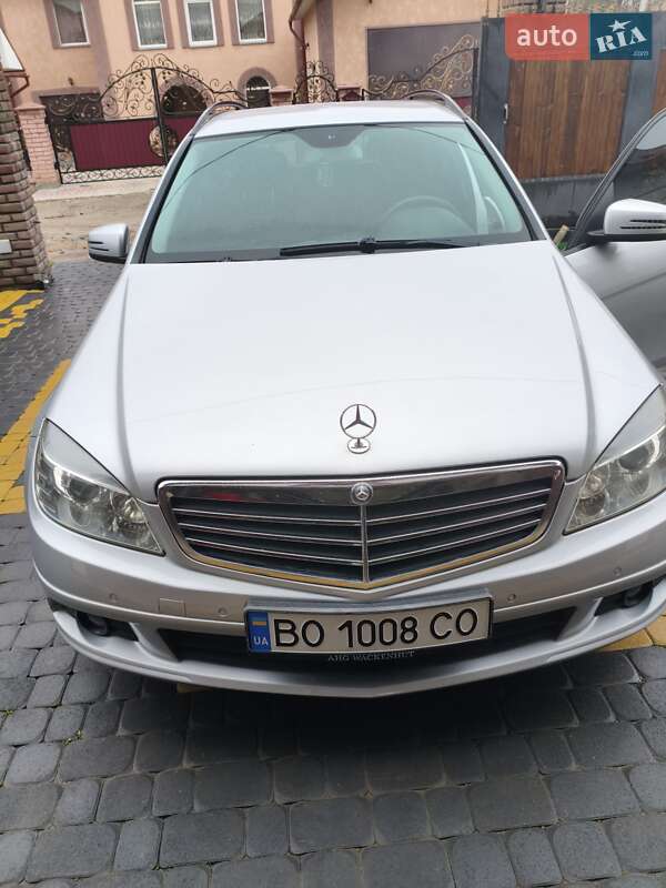 Mercedes-Benz C-Class 2010 Mercedes-Benz C-Class 2010