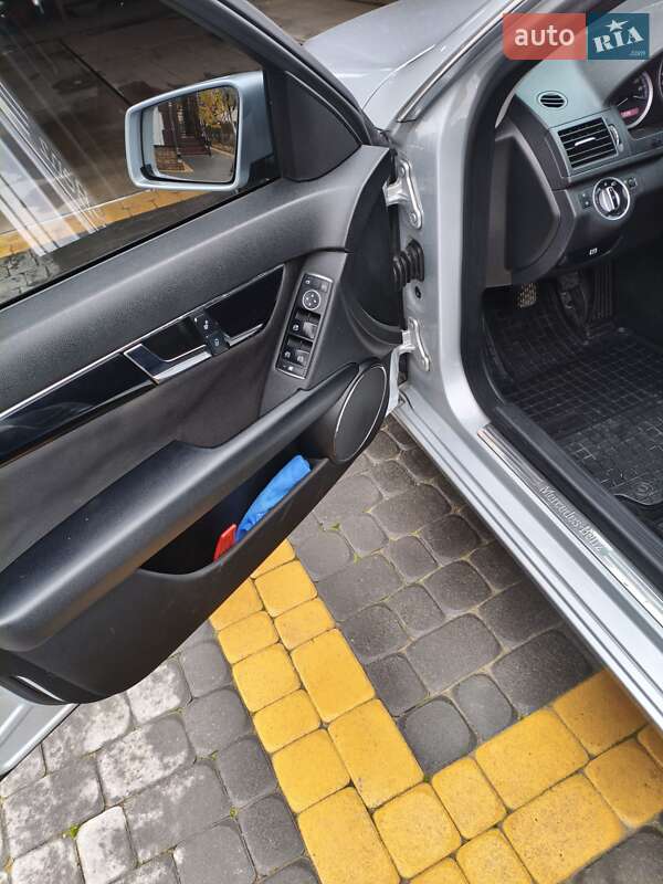 Универсал Mercedes-Benz C-Class 2010 в Копычинце фото 34 Универсал Mercedes-Benz C-Class 2010 в Копычинце