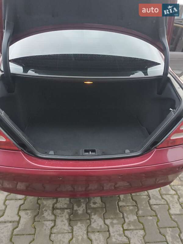 Седан Mercedes-Benz C-Class 2001 в Львові