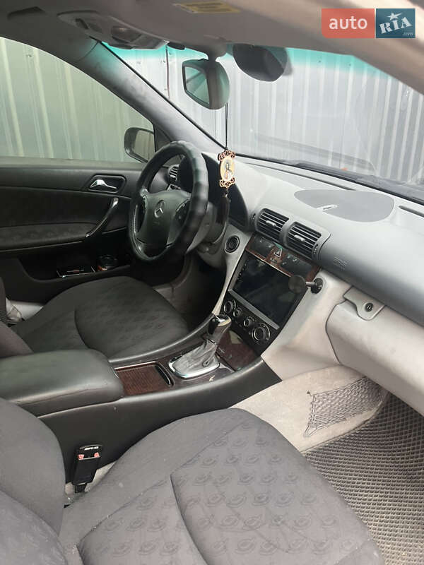Седан Mercedes-Benz C-Class 2004 в Вінниці