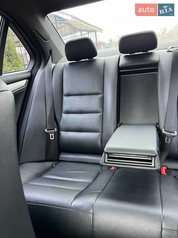 Седан Mercedes-Benz C-Class 2011 в Старих Бросківцях фото 13 Седан Mercedes-Benz C-Class 2011 в Старих Бросківцях