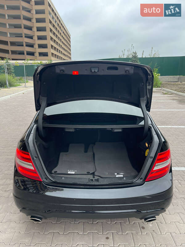 Седан Mercedes-Benz C-Class 2011 в Києві