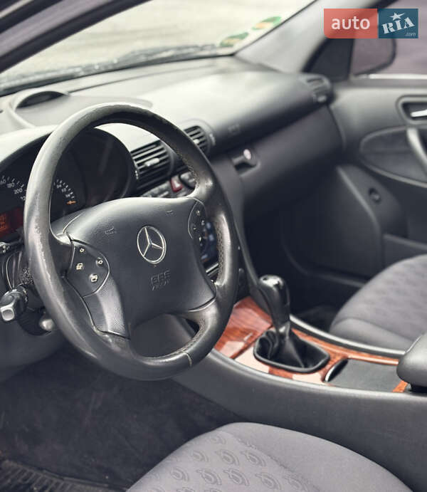 Универсал Mercedes-Benz C-Class 2003 в Киеве