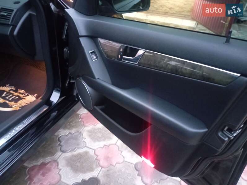 Седан Mercedes-Benz C-Class 2007 в Новомосковске фото 18 Седан Mercedes-Benz C-Class 2007 в Новомосковске