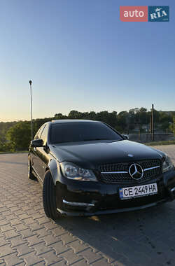 Седан Mercedes-Benz C-Class 2012 в Черновцах