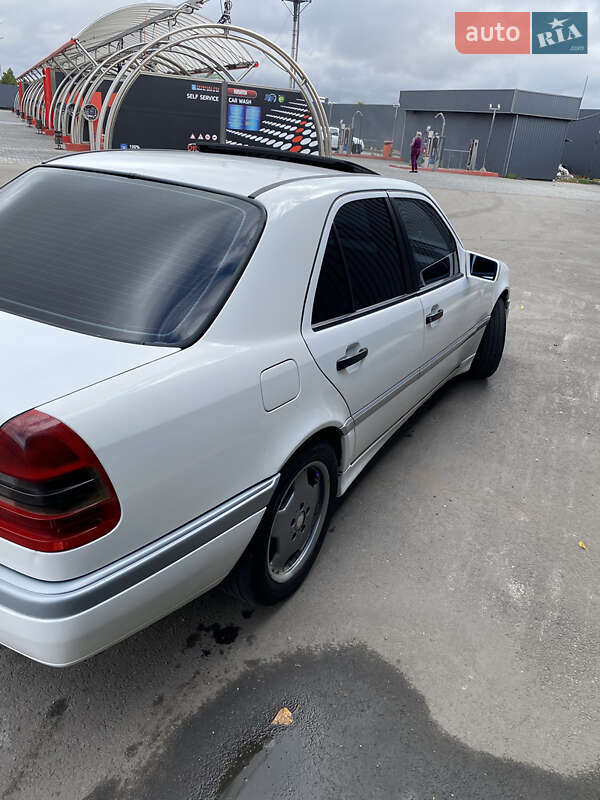 Седан Mercedes-Benz C-Class 1993 в Полтаві