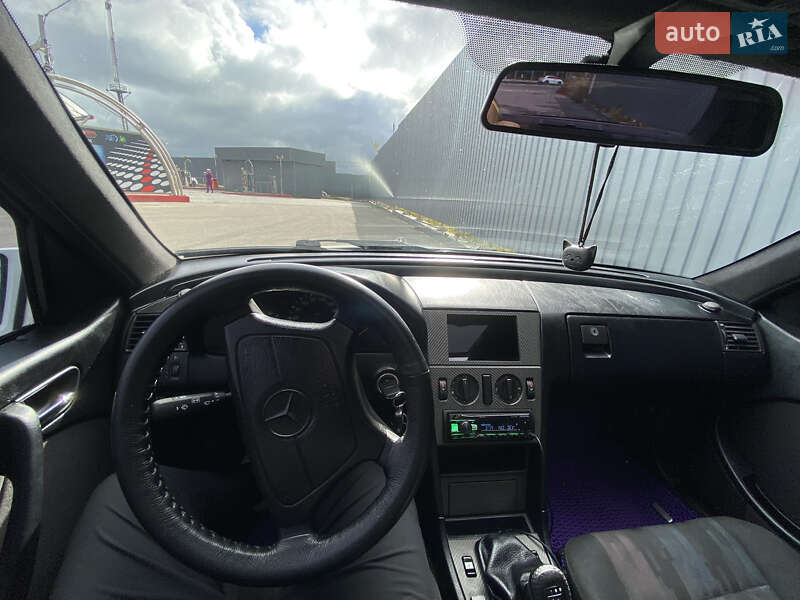 Седан Mercedes-Benz C-Class 1993 в Полтаві