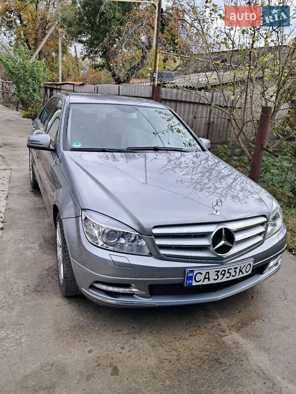 Седан Mercedes-Benz C-Class 2010 в Черкассах