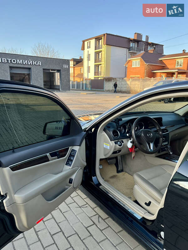 Седан Mercedes-Benz C-Class 2012 в Вінниці
