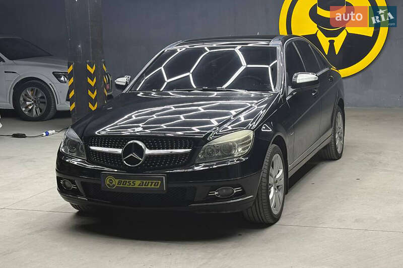 Седан Mercedes-Benz C-Class 2007 в Чернівцях