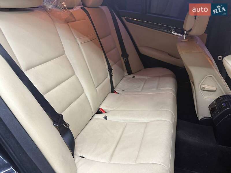 Седан Mercedes-Benz C-Class 2007 в Чернівцях