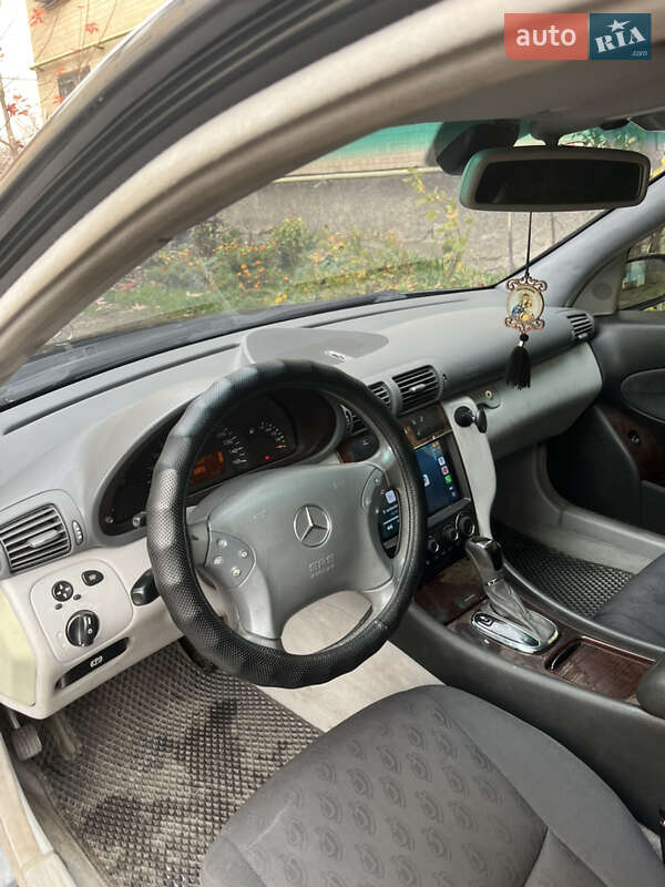 Седан Mercedes-Benz C-Class 2004 в Вінниці