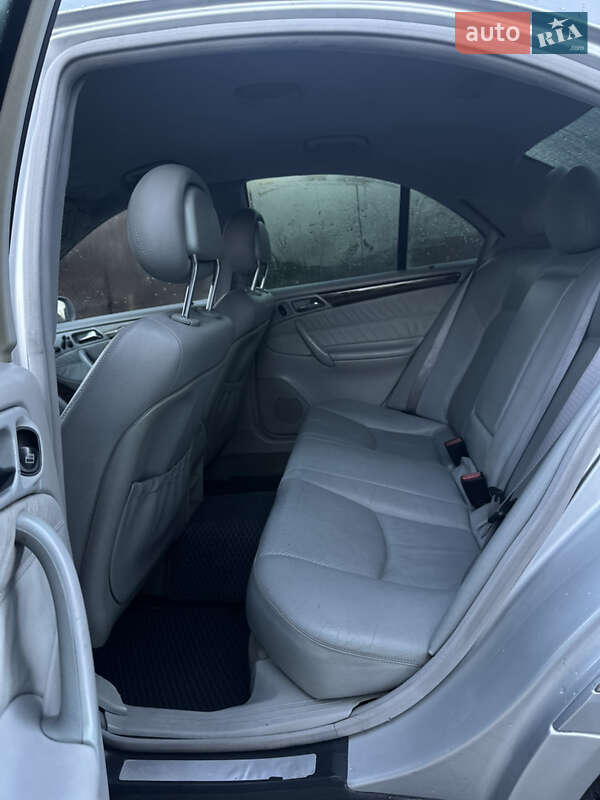 Седан Mercedes-Benz C-Class 2002 в Кременці