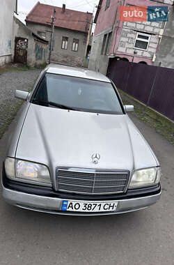 Седан Mercedes-Benz C-Class 1995 в Мукачево