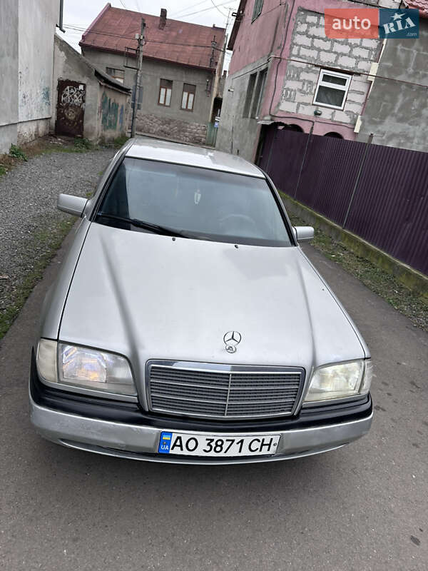 Mercedes-Benz C-Class 1995 Mercedes-Benz C-Class 1995
