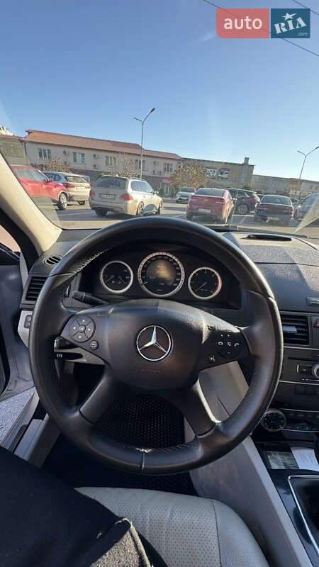 Універсал Mercedes-Benz C-Class 2011 в Одесі