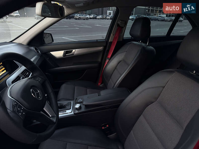 Седан Mercedes-Benz C-Class 2012 в Києві фото 16 Седан Mercedes-Benz C-Class 2012 в Києві