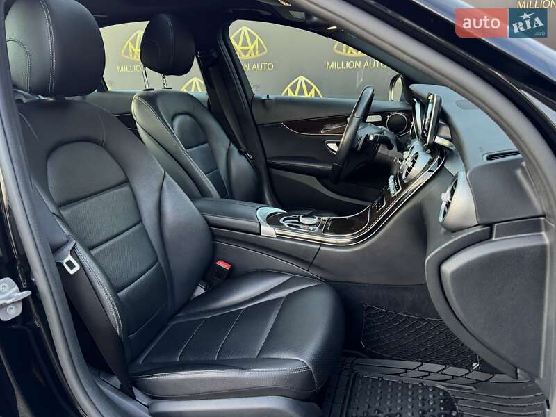 Седан Mercedes-Benz C-Class 2018 в Києві фото 15 Седан Mercedes-Benz C-Class 2018 в Києві